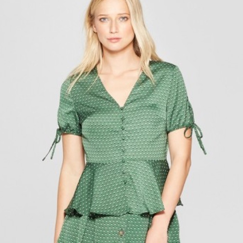 Who What Wear Tie-Sleeve Button Detail Peplum Top - Picture 4 of 4